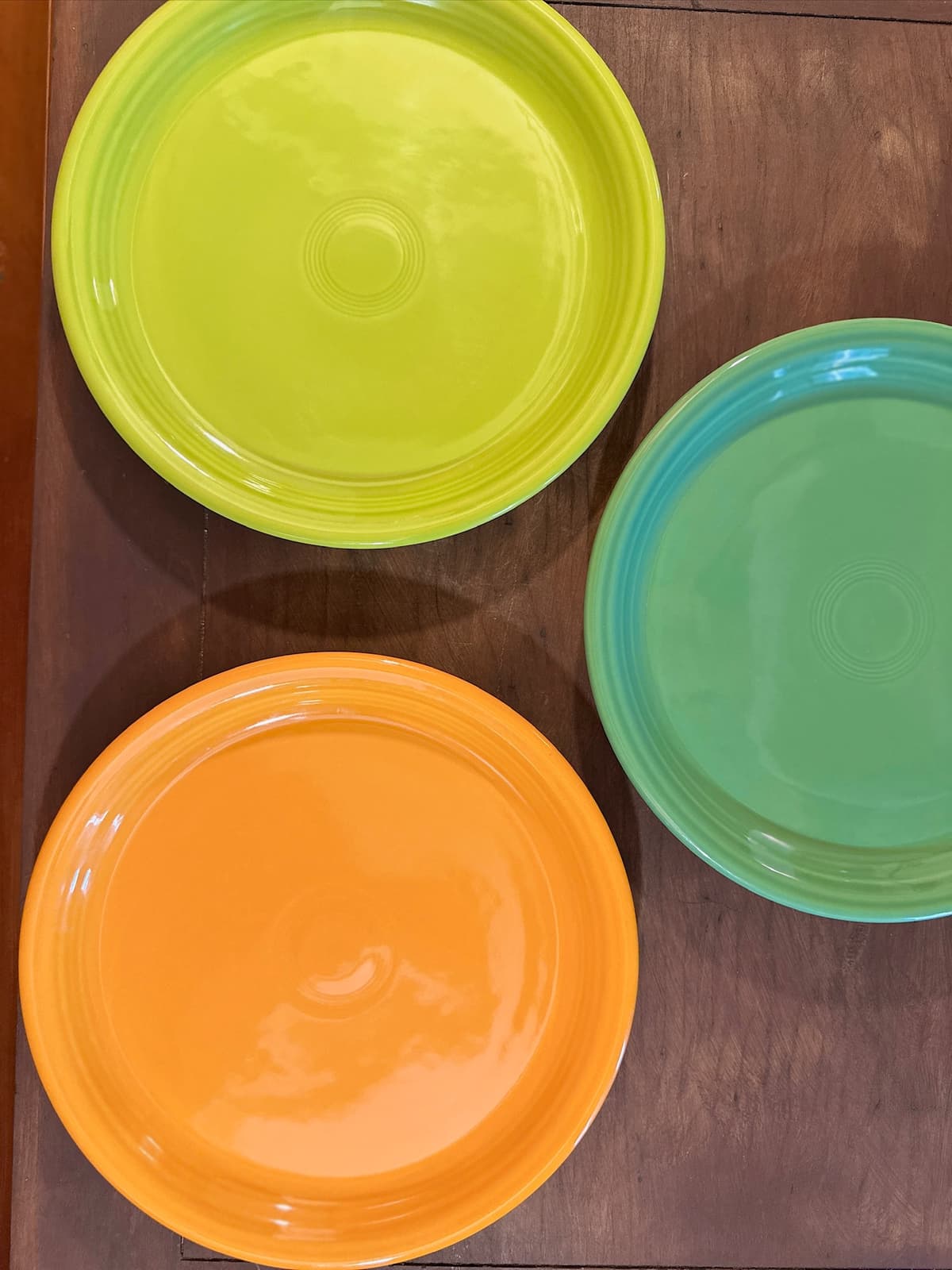 Elegant serving platter with vintage design