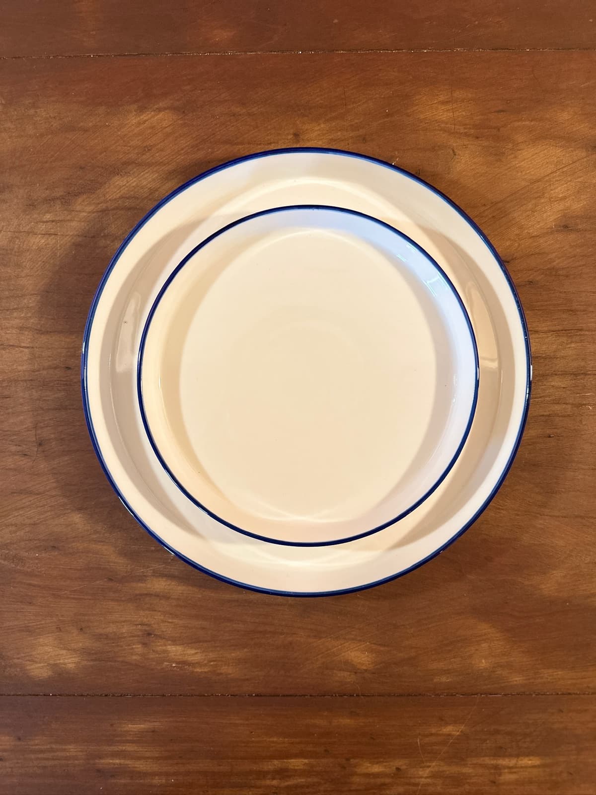 Charming bud vases for simple floral arrangements