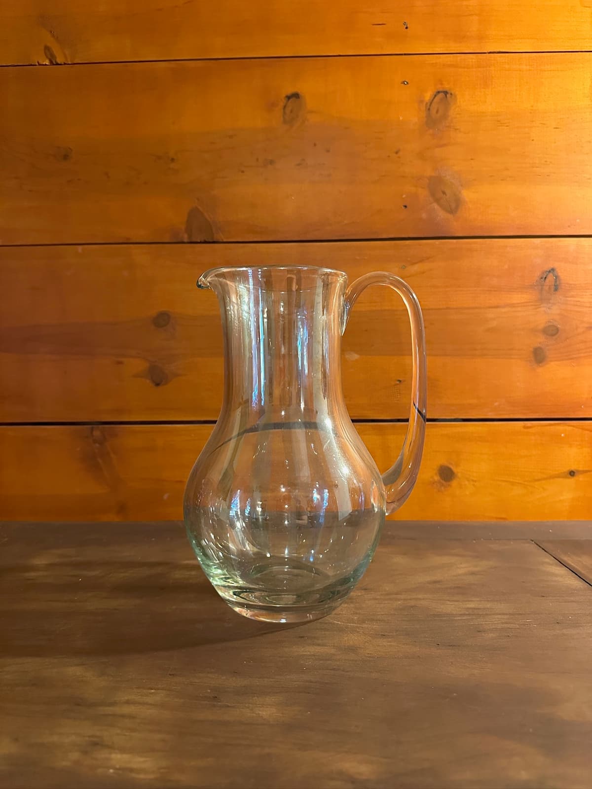 Elegant table settings with mixed vintage pieces